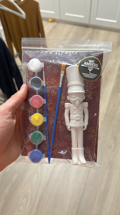 DIY verf pakketje notenkraker of gingerbread man