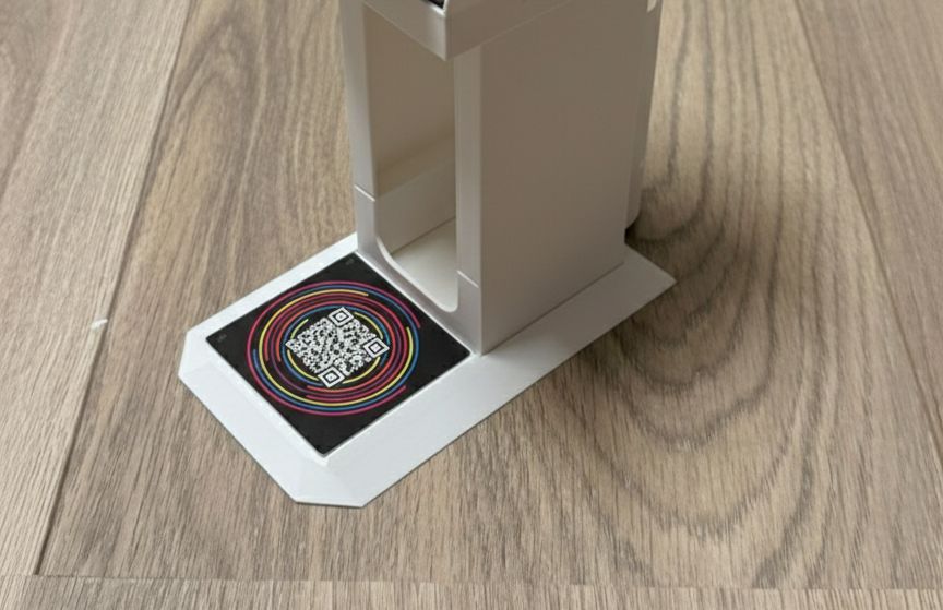 Hitster toren voor makkelijk scannen van kaartjes